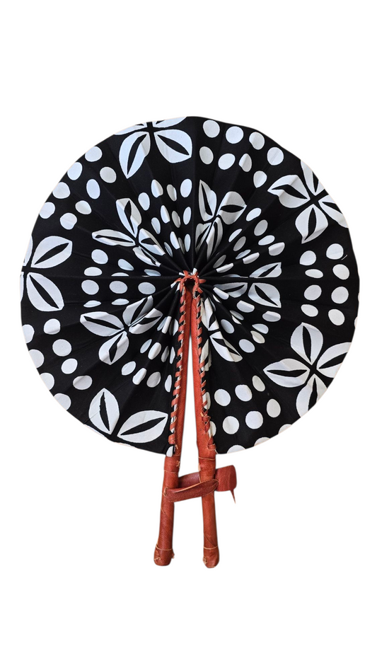 Black & White- Fan